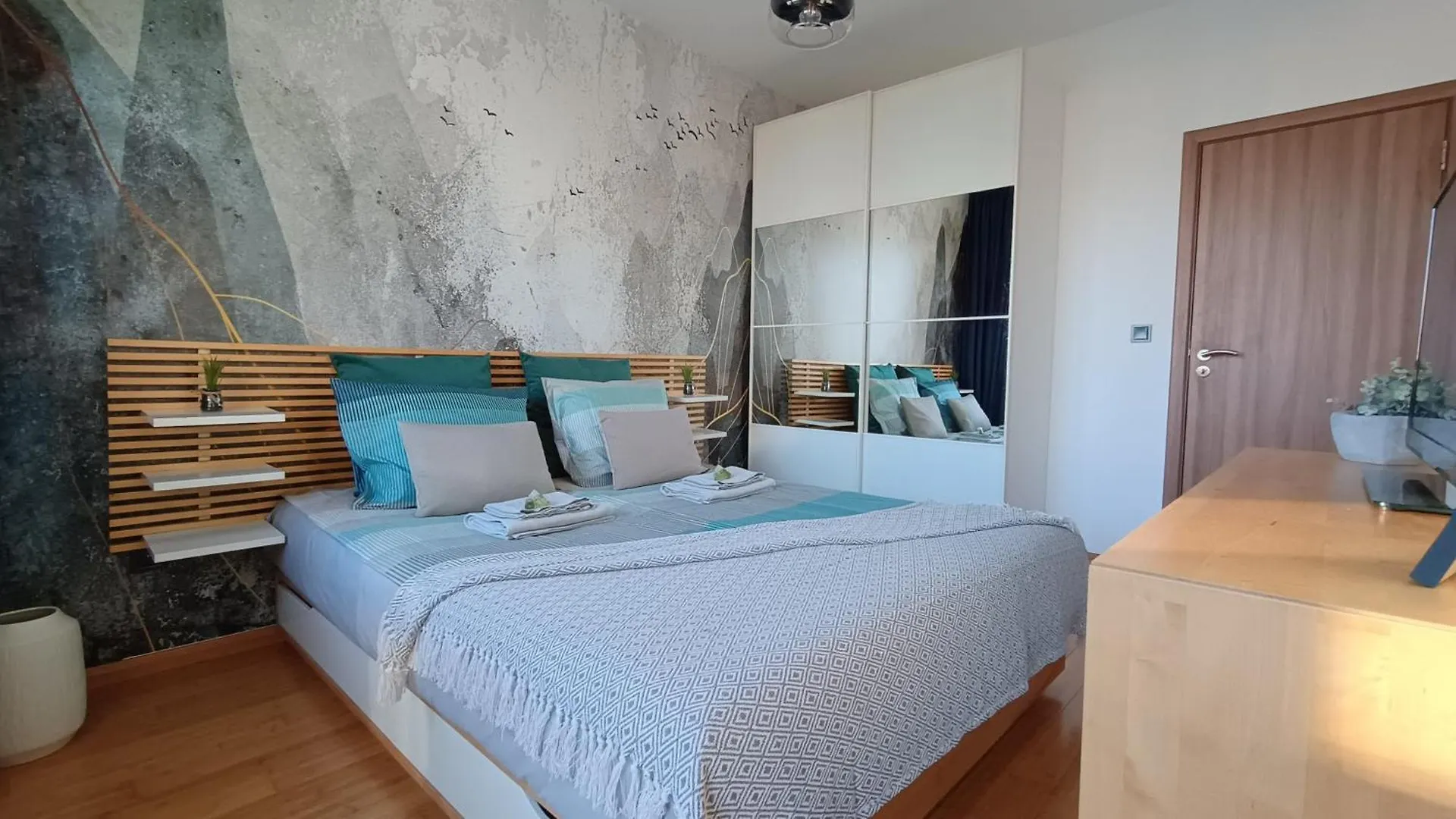 Modern Comfort Near Airport, The Mall, Techpark By Keybox Sofie